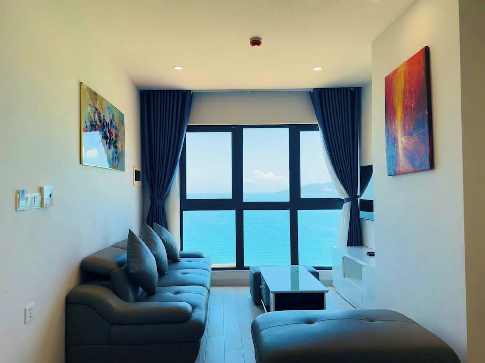 Gold Coast Balcony Serviced Apartment