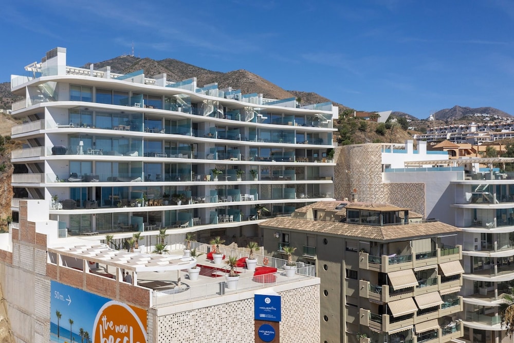 Stunning Seafront Apartment in Carvajal Beach
