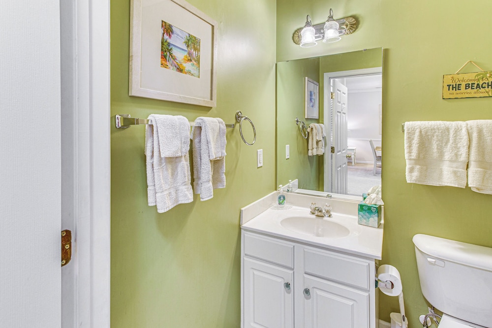 Resort Pool & Golf: Centrally Located NMB Retreat!
