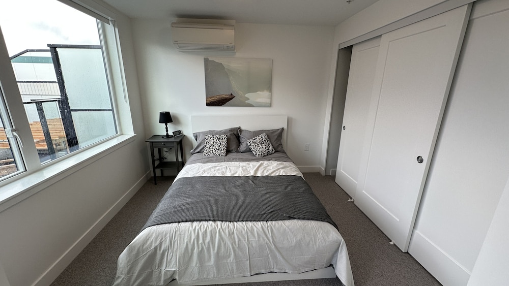 Vancouver Vacations - Ruby Red Cloud Homes Vancouver - Property Image 29