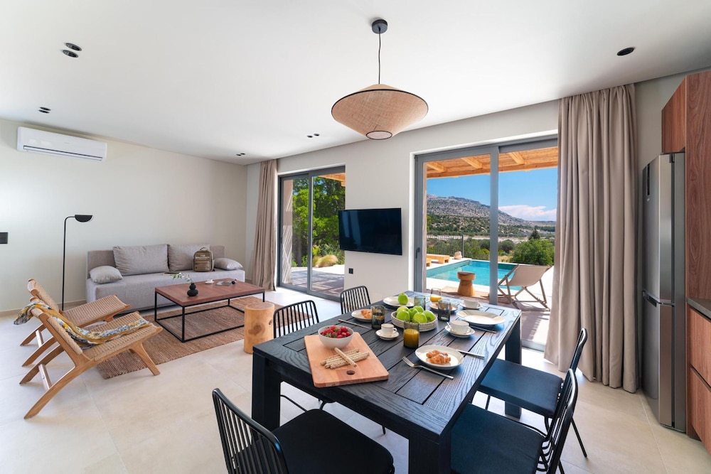 Massari Hills- Villa Nobu 4