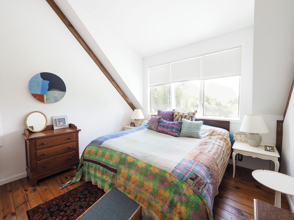 Charming 6 Bdrm Countryside Stay