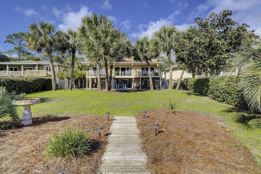 Cassina Palms