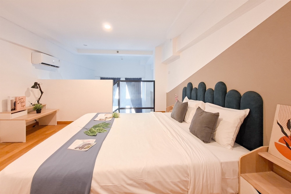 Spacious Studio Loft At Kingland Avenue Apartment