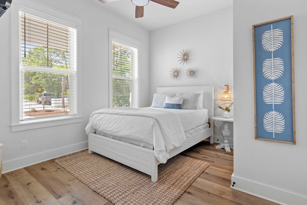 Sleeps 34! 2 Homes, Private Pools, Firepit, Golf Cart, Walk to Beach Seagrove San Juan by Avantstay
