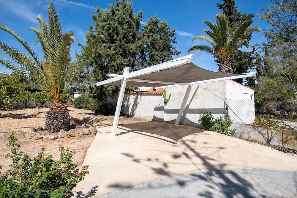 Pomba Beautifully Renovated With Heated Pool
