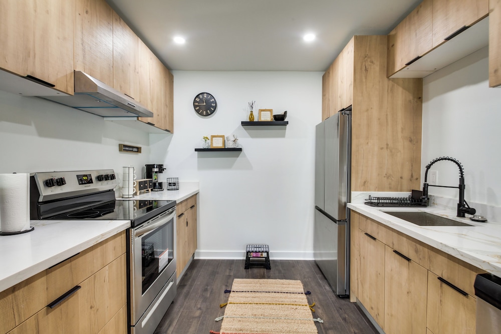 4 Mi to French Quarter: Walkable Apt w/ Yard