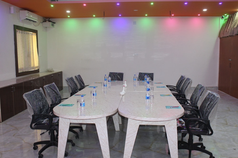 Hotel MJR - Free Pickup and Drop Temple, Sea Beach & Puri Railway Station
