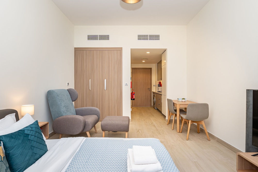 Luxury StayCation - Azizi Riviera 17