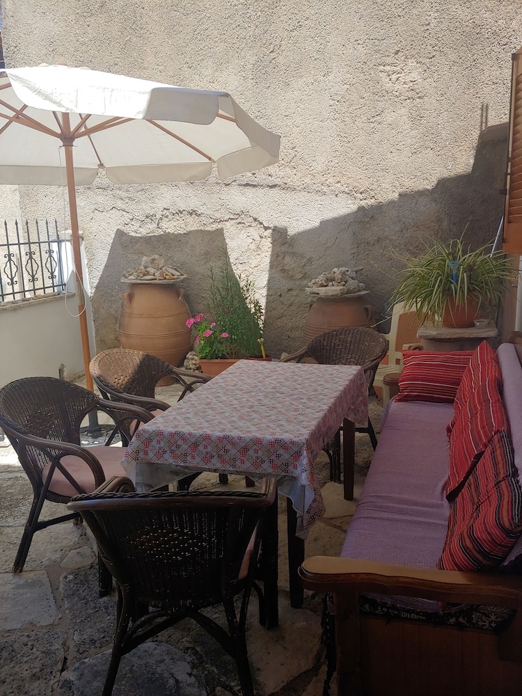 Traditional Luxury Villa in Fres