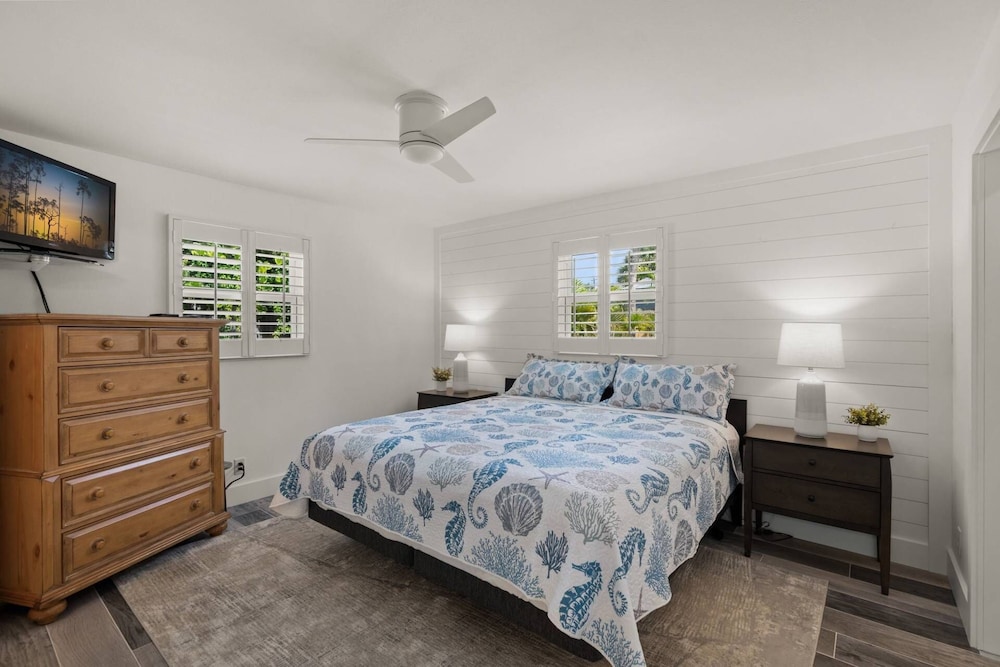 Dockside Getaway on Avenida