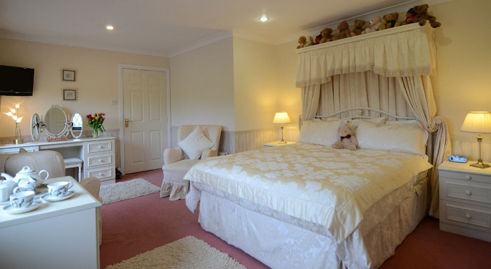 Acorn Court Country House view 5