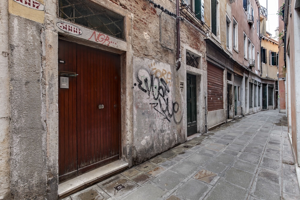 Venice Elegance photo 4