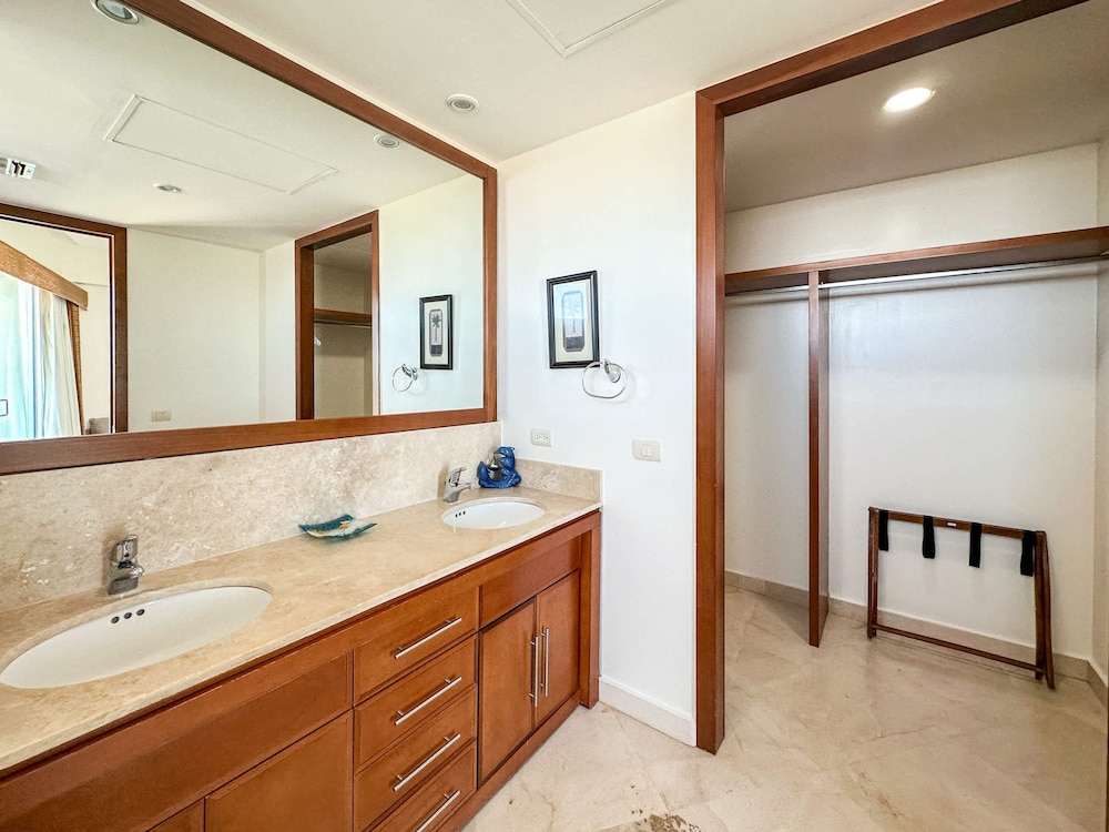 Oceanview Serenity Retreat