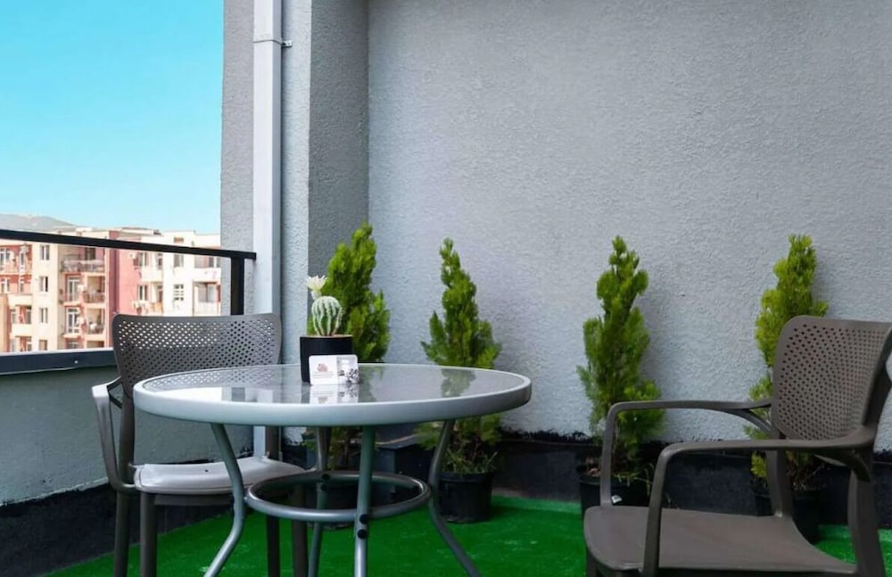 Epic 1Bed unit Huge Balcony area