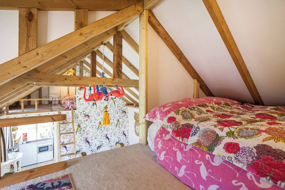 Lakeside Sussex Retreat