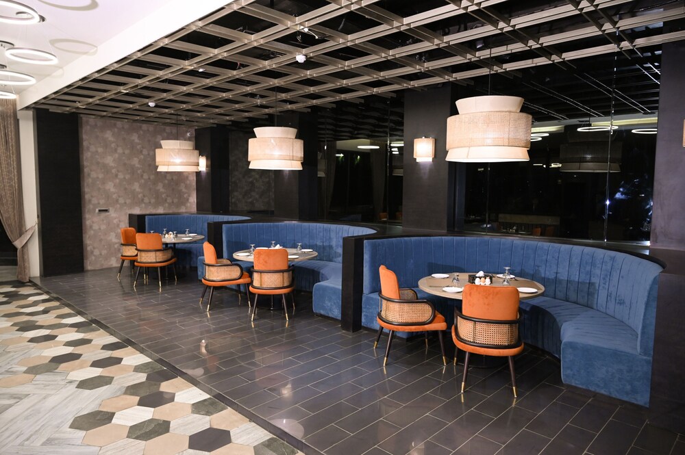 Food & Beverage