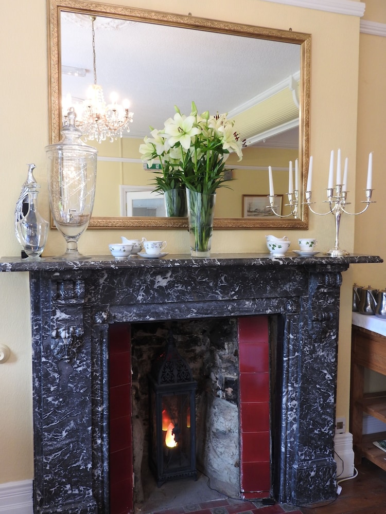 Newton House Hotel