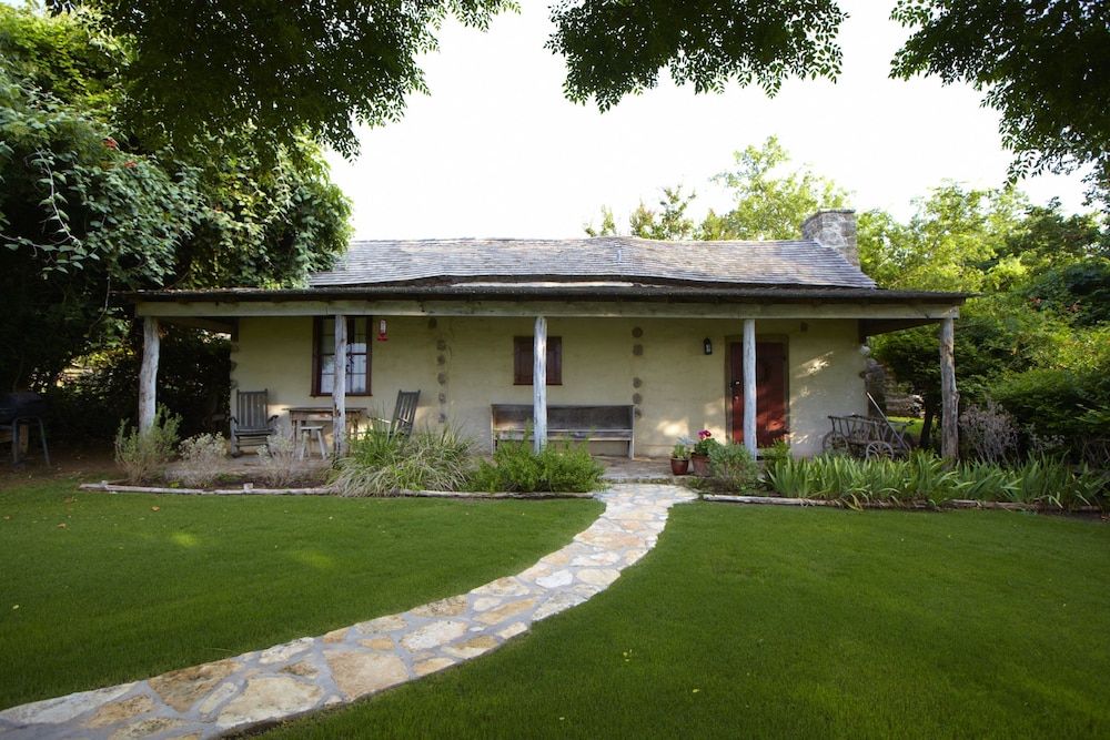 Hotel Settlers Crossing - Image 1