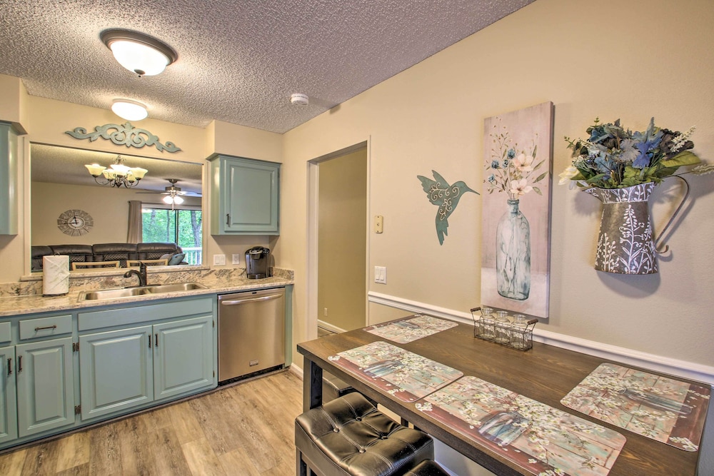Furnished Deck & Grill: Hot Springs House