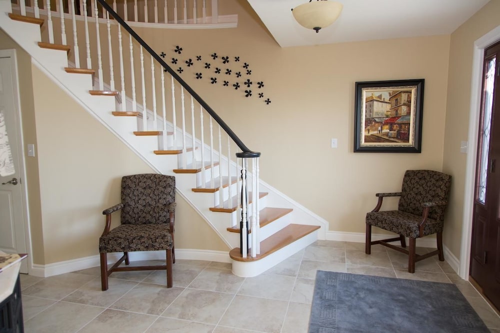 Butterfly Manor Bed & Breakfast - Image 3