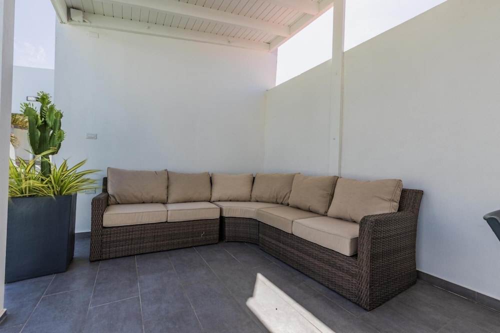 NEW Modern Stylish 6BR 6BA Villa Near Palmbeach