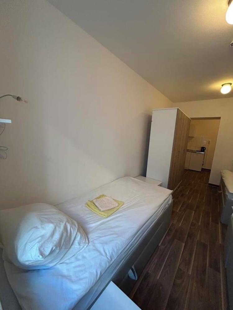 2-Rent Group Hostel Apartments SEN14