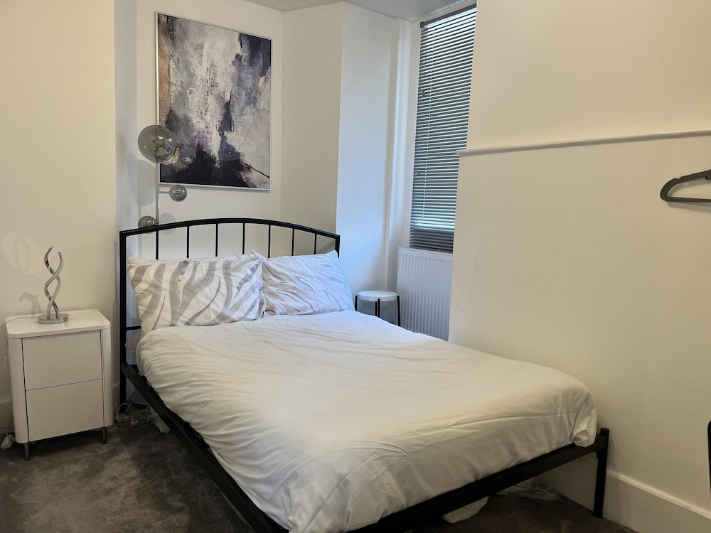 The Mews, With Free Private Parking, Windermere view 2