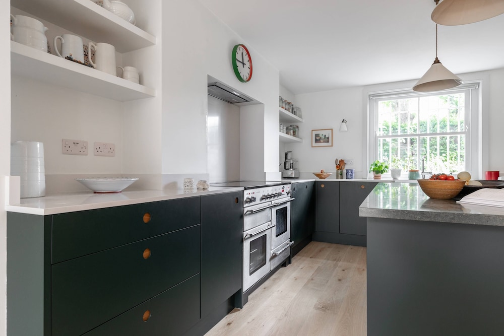 Rochester Road II by Onefinestay