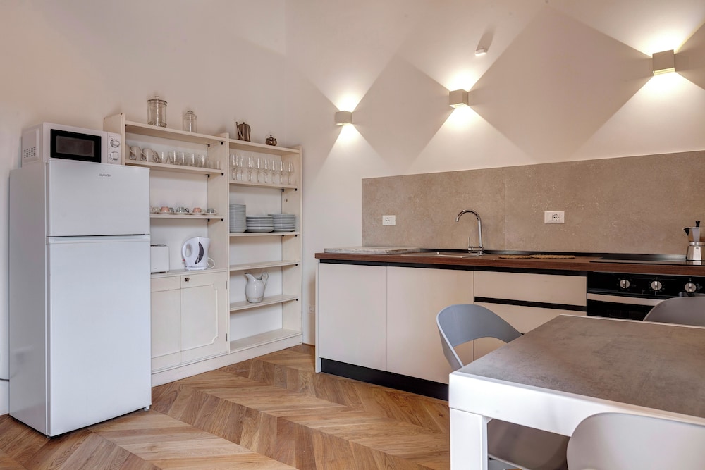 San Gallo Apartment by Mamo Florence