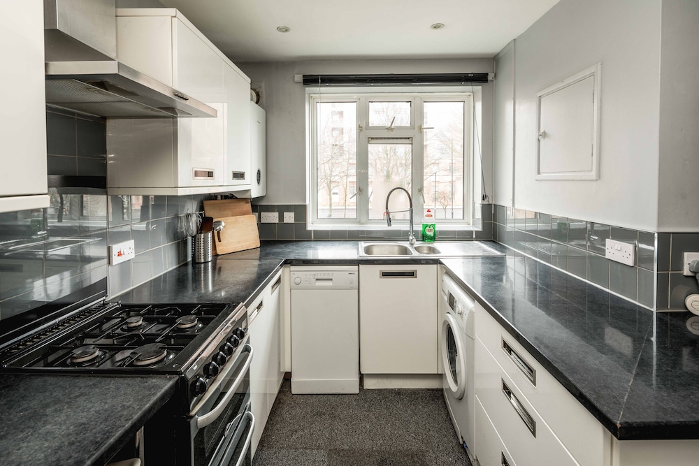 Spacious 3Br Flat With Balcony Near Tottenham Hale