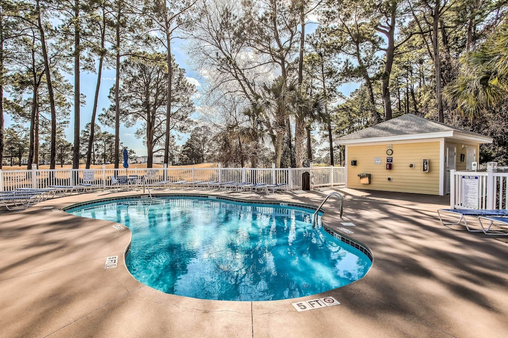 Golf Course View, Pool Access: Myrtle Beach Condo!