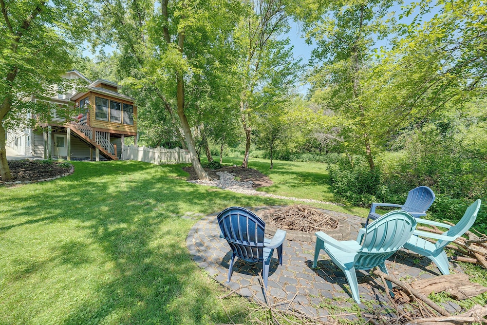 Lake Geneva Family Gem w/ Fenced Dog Run!