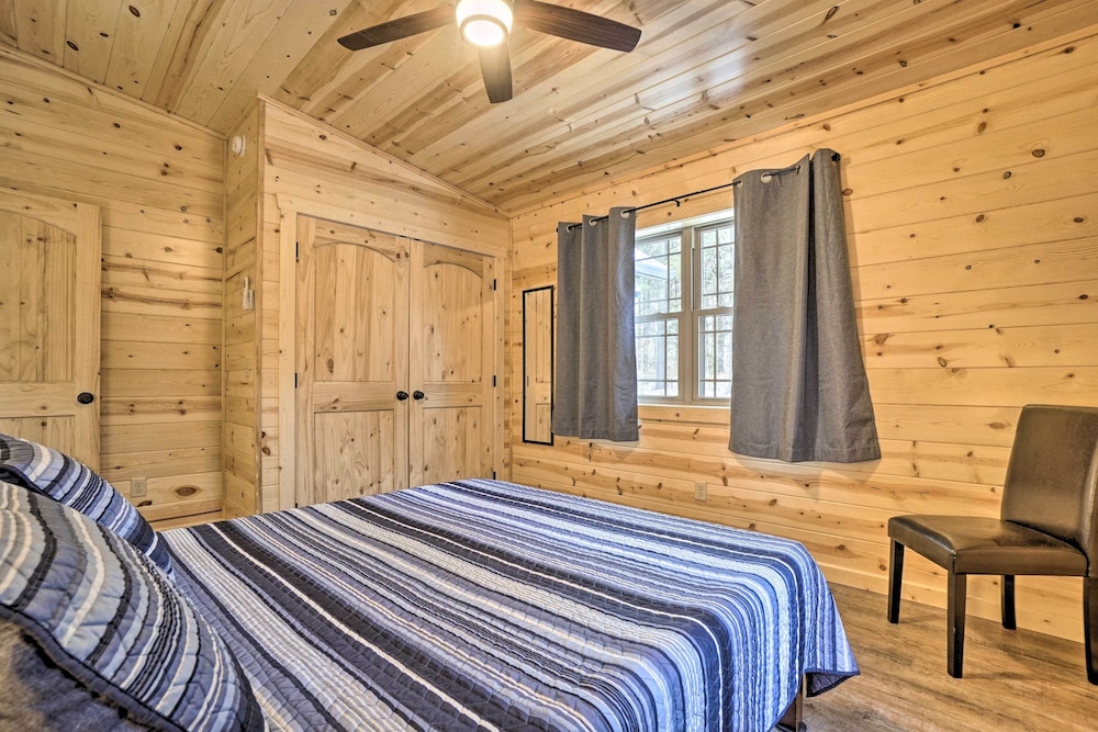 Quiet Pines Cabin Hocking Hills w/ Hot Tub & Pond view 4