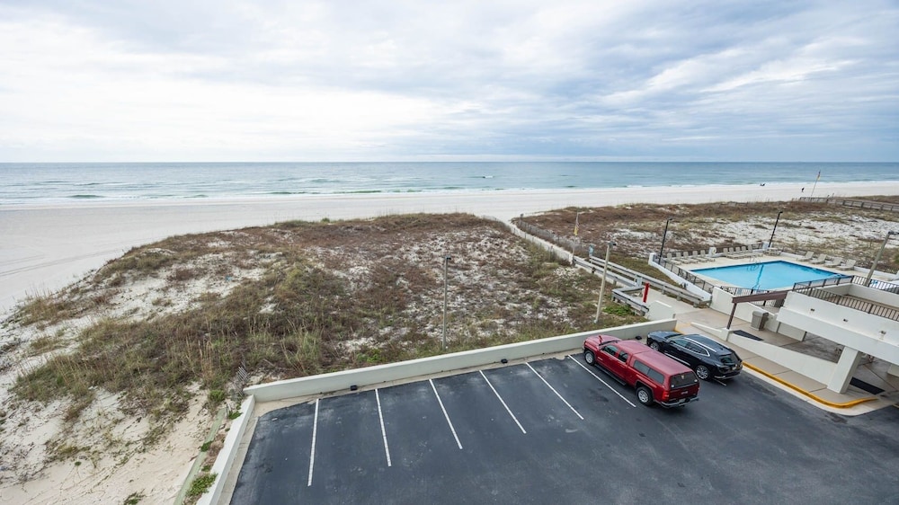 Island Winds East 301 3 Bedroom Condo