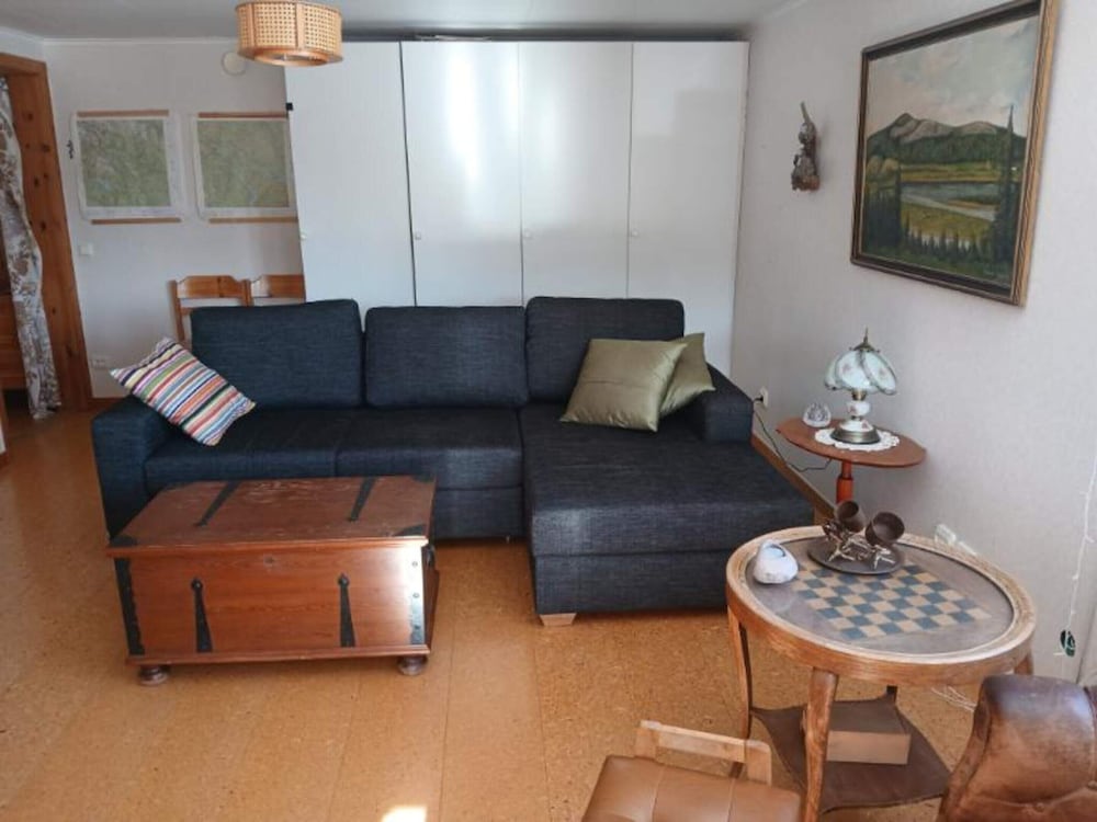 Cozy Cabin by Lake Gardsjon Lidsjoberg