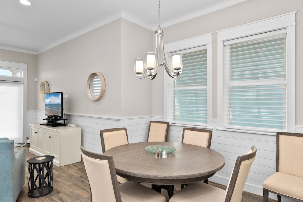 Sea Breeze Cottage - Private Home At The Shores 3 Bedroom Home