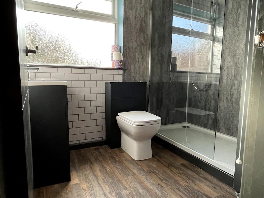 Freshwater - Hot Tub - Pet Friendly - Garden view 2