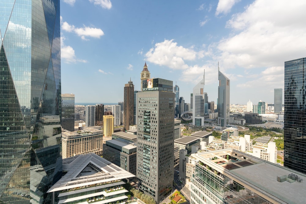 Lux BnB Burj Daman DIFC Sea View