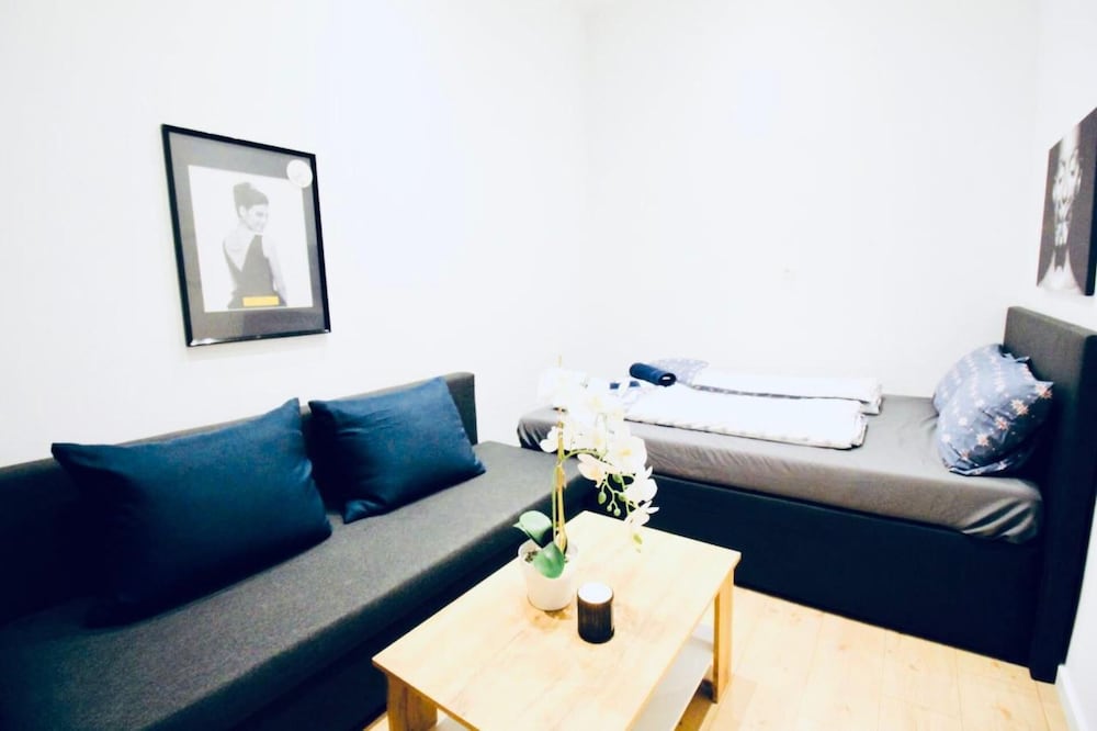 Cozy 5BR Apt 10min Walk to Augarten