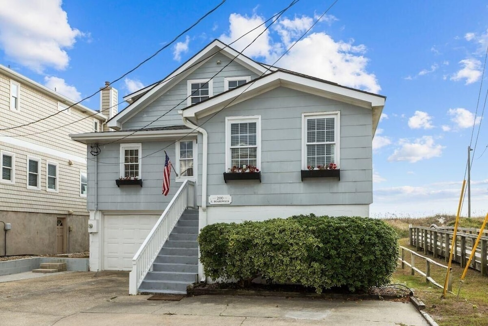 Sunset Shores 5 Bedroom Home