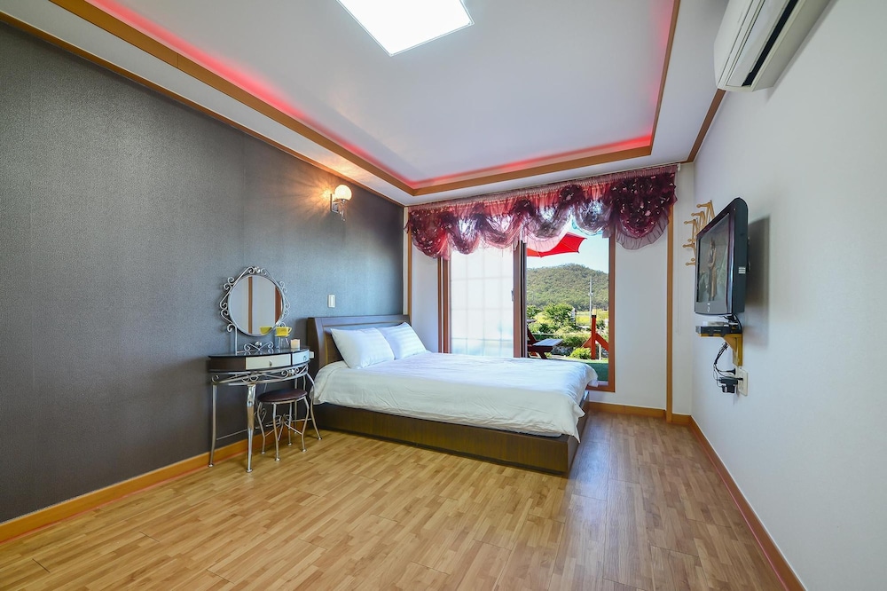 hotel room