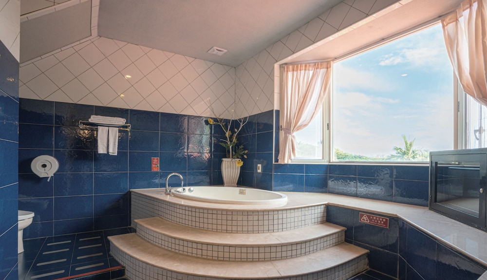 Regale Villa Hotel