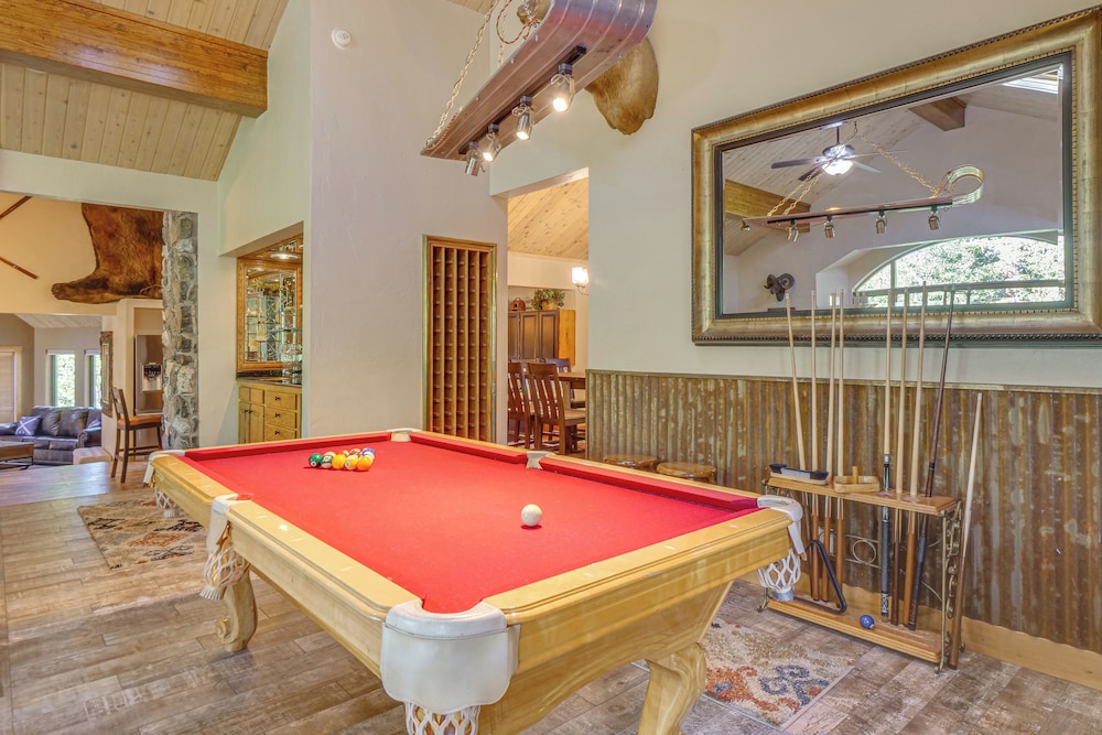 Steps to Ski Shuttle: Breckenridge Home w/ Hot Tub