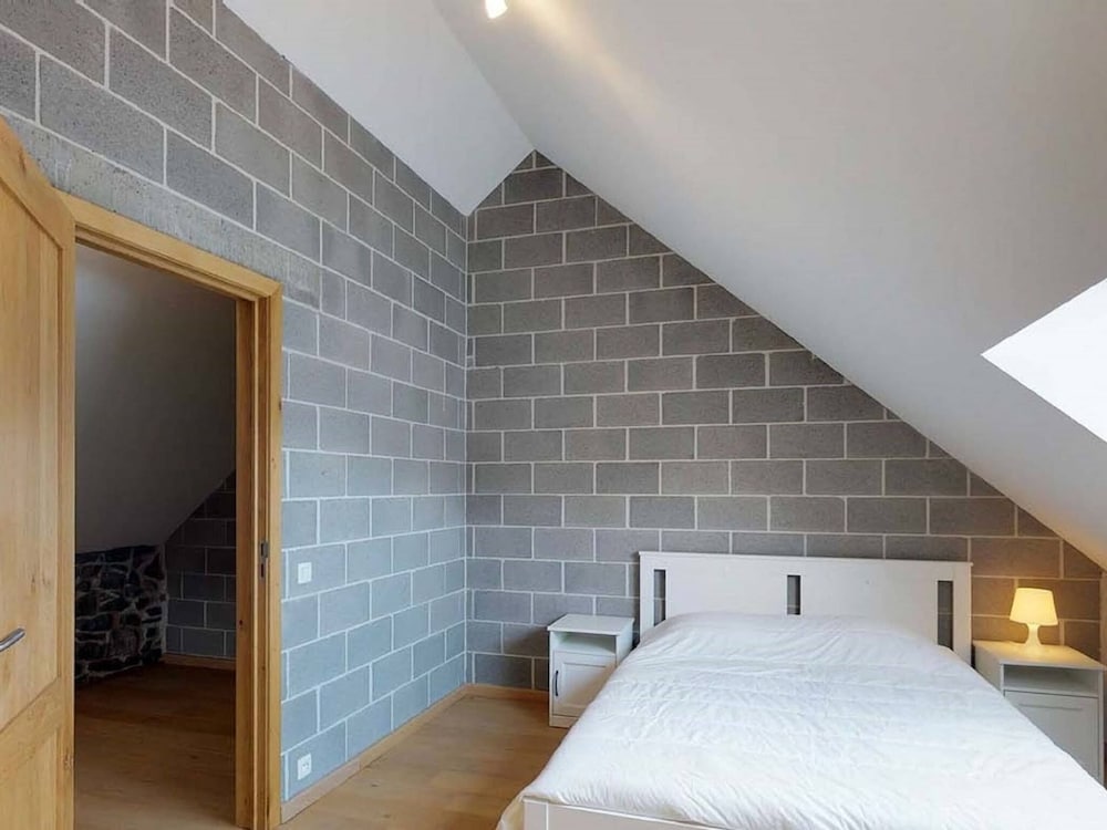 Charming Family Home in Achet view 3