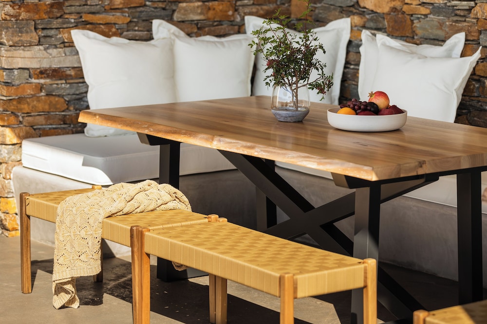 Chora Kythnos Suites