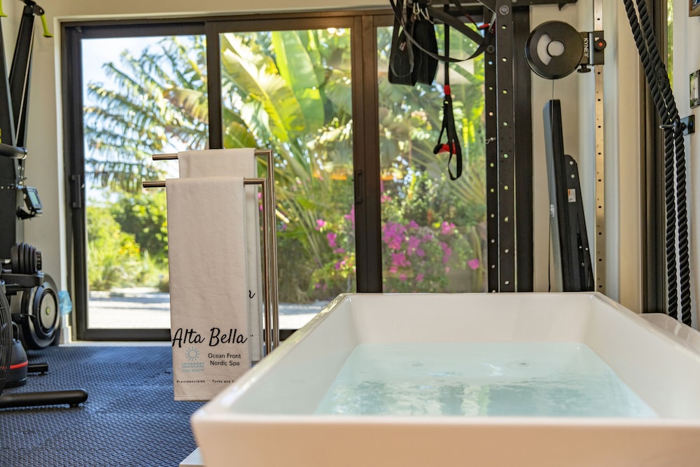 Alta Bella Villa w Nordic Spa Concierge
