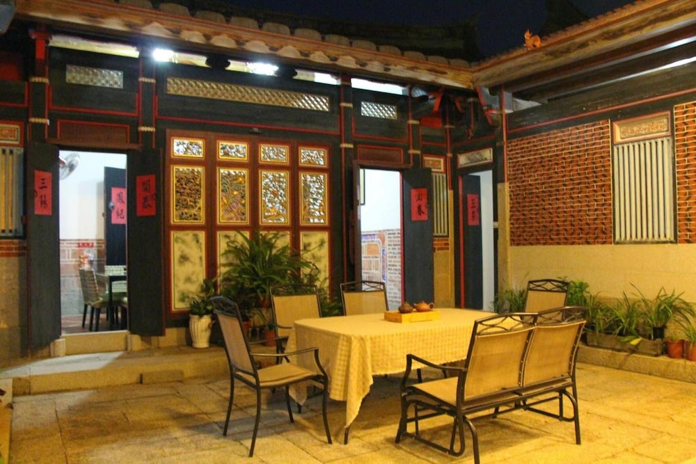 No. 85 Shuitou B&B view 5