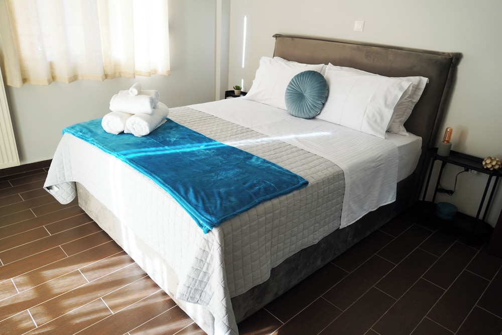 Athenian Petralona Suite