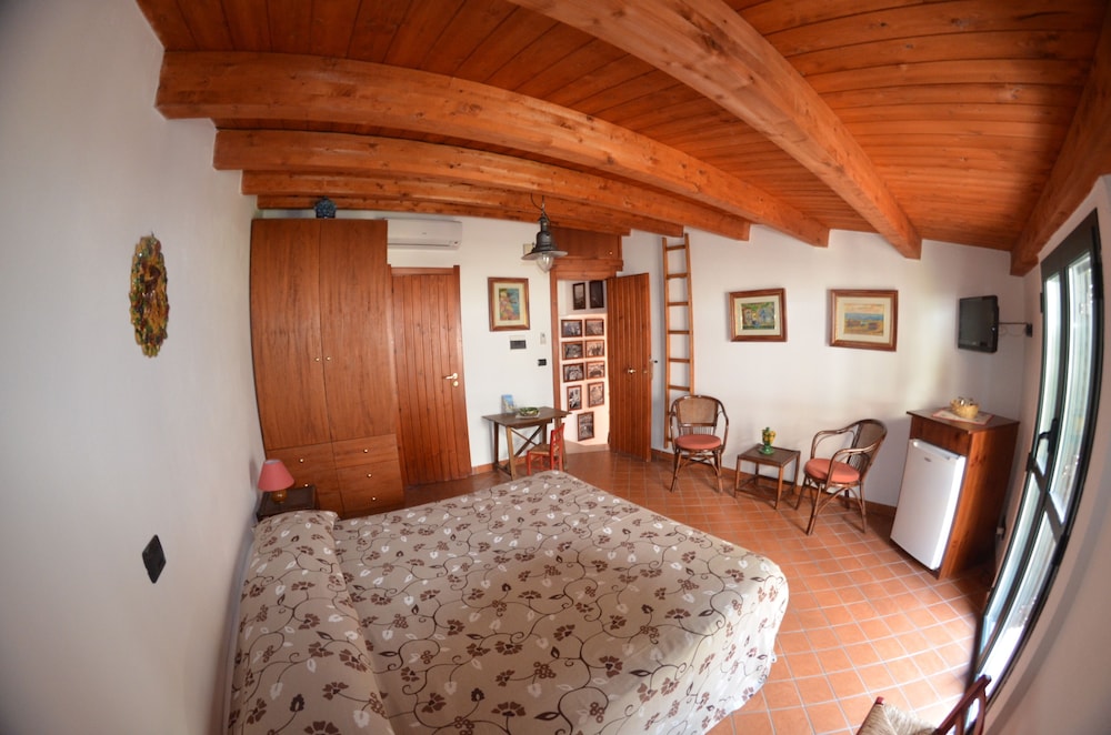 Le Piccole Grotte view 5